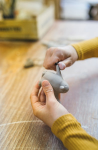 Édition de pièces en faïence sur mesure – Moulage et coulage de barbotine - atelier de céramique moineaux & co quimper bretagne